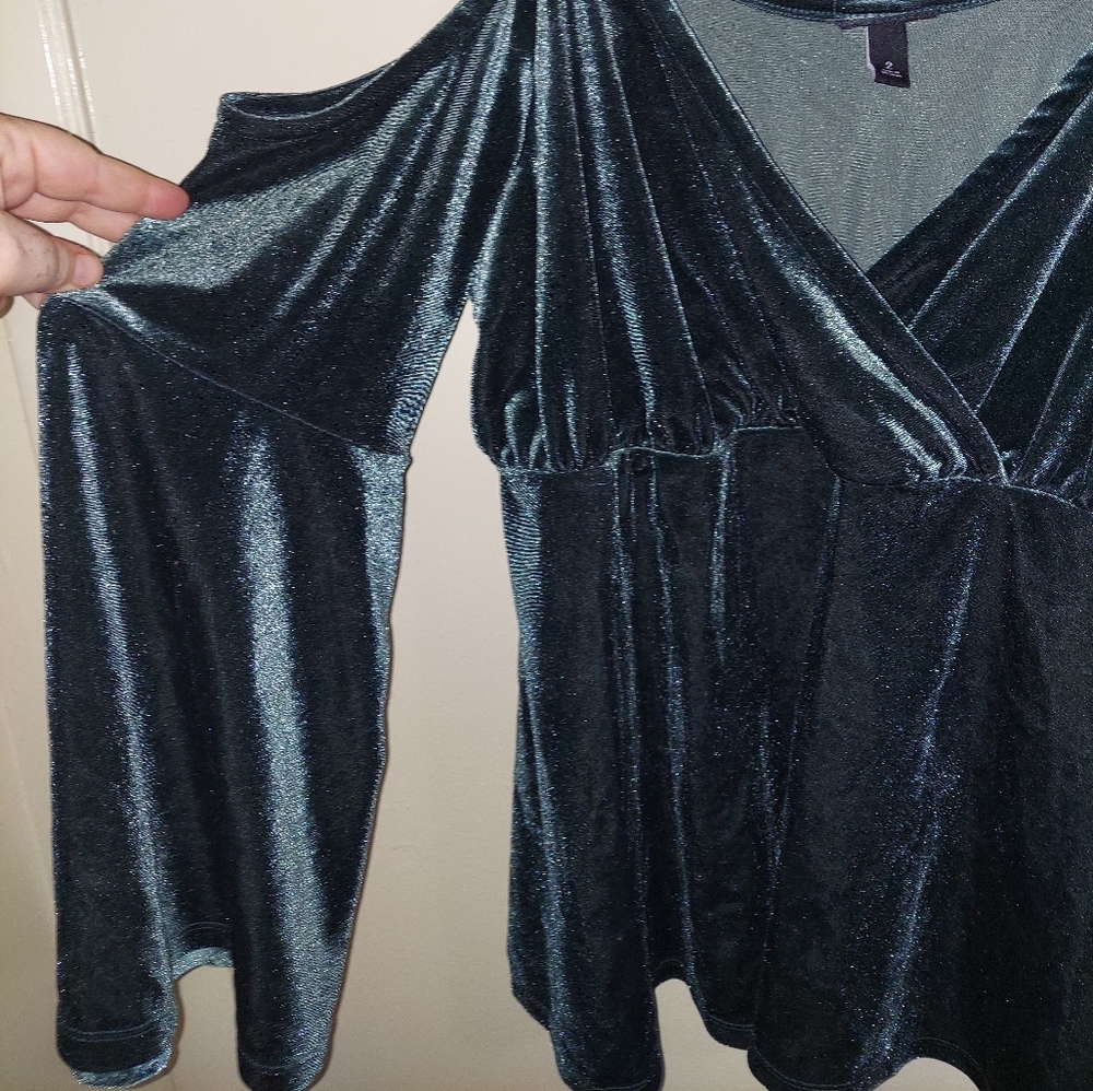 Torrid size 2 dark green velvet cold shoulder top